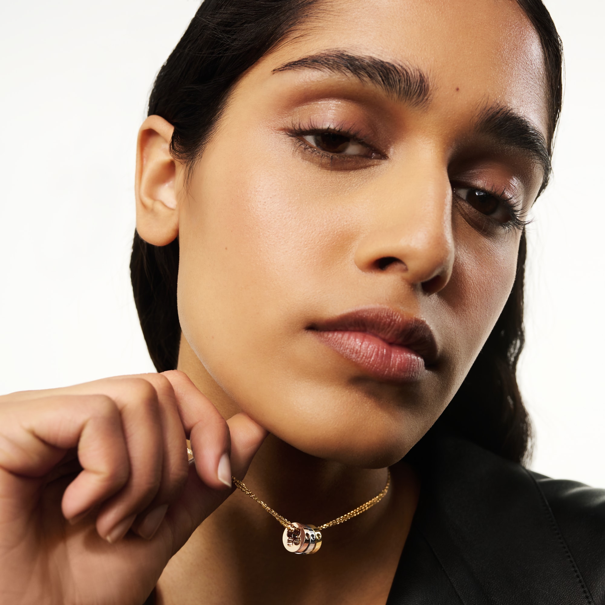 ペンダント アンプラント トワオール(18Kスリーゴールド） ｜ルイ